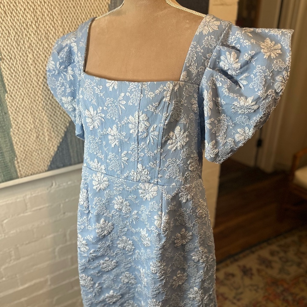 SHEIN Blue and White Floral Embossed Dress - Picture 4 of 8
